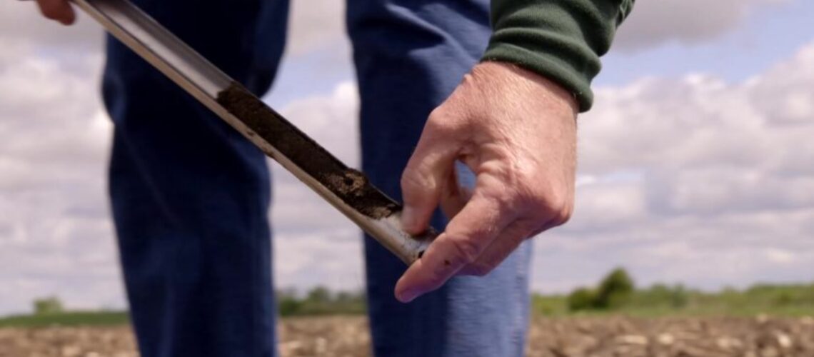 How to Use Soil Sampling to Improve Nutrient Levels and Crop Yield