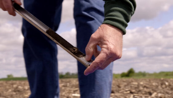 How to Use Soil Sampling to Improve Nutrient Levels and Crop Yield
